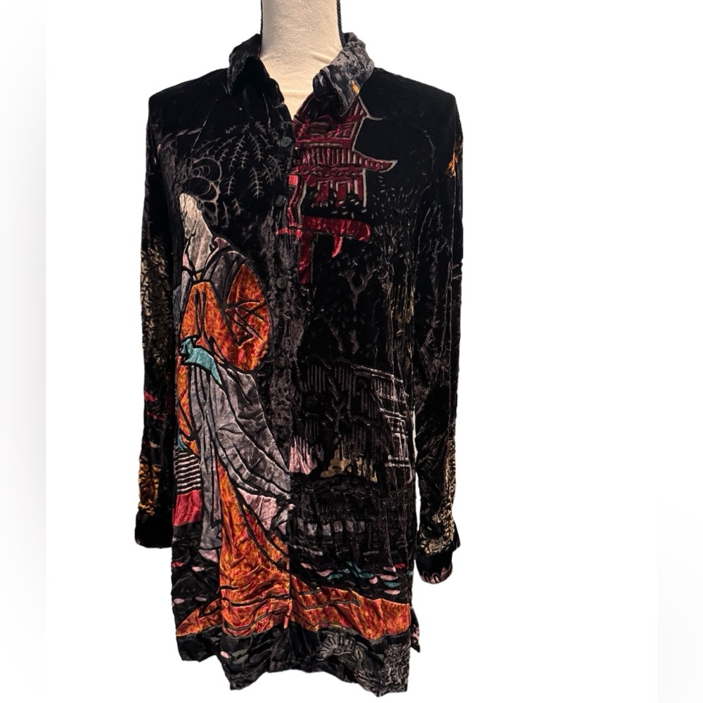Chico’s geisha design Japanese button down shirt. velvet burnout. Size 0